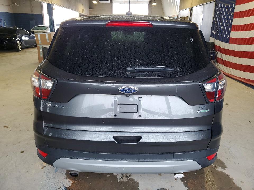 76209355 :رقم المزاد ، 1FMCU0GD0HUA52299 vin ، 2017 Ford Escape مزاد بيع