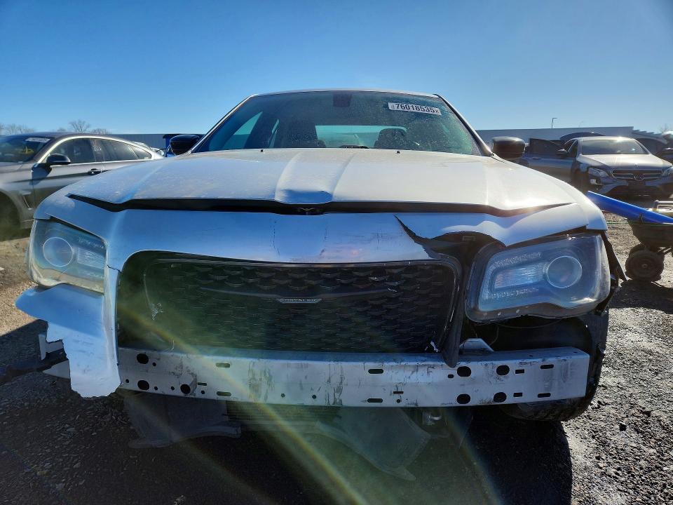 76018535 :رقم المزاد ، 2C3CCAAG2KH711059 vin ، 2019 Chrysler 300 مزاد بيع