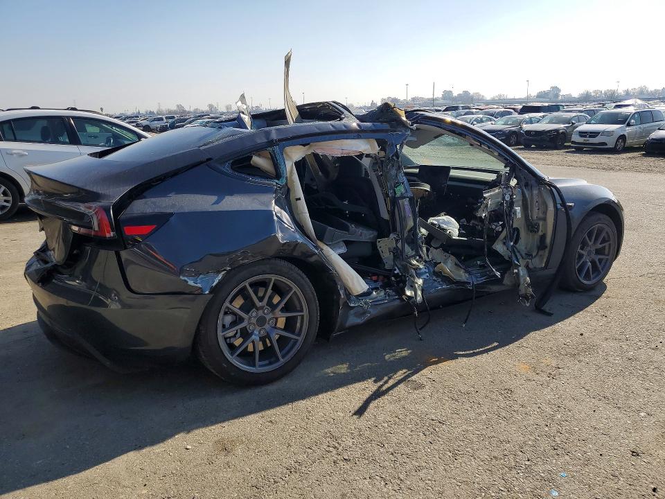 74407565 :رقم المزاد ، 5YJ3E1EA9SF879993 vin ، 2025 Tesla Model 3 مزاد بيع