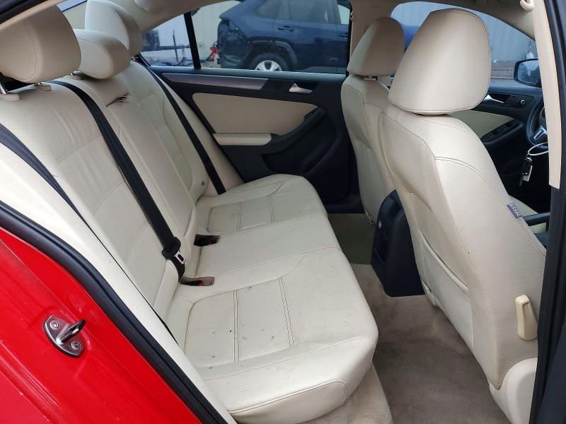 76203315 :رقم المزاد ، 3VWLL7AJ3DM421442 vin ، 2013 Volkswagen Jetta مزاد بيع