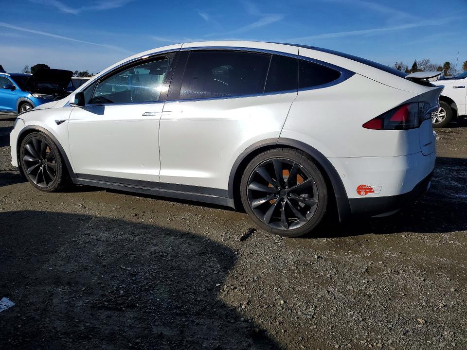77357115 :رقم المزاد ، 5YJXCBE24HF066771 vin ، 2017 Tesla Model X مزاد بيع