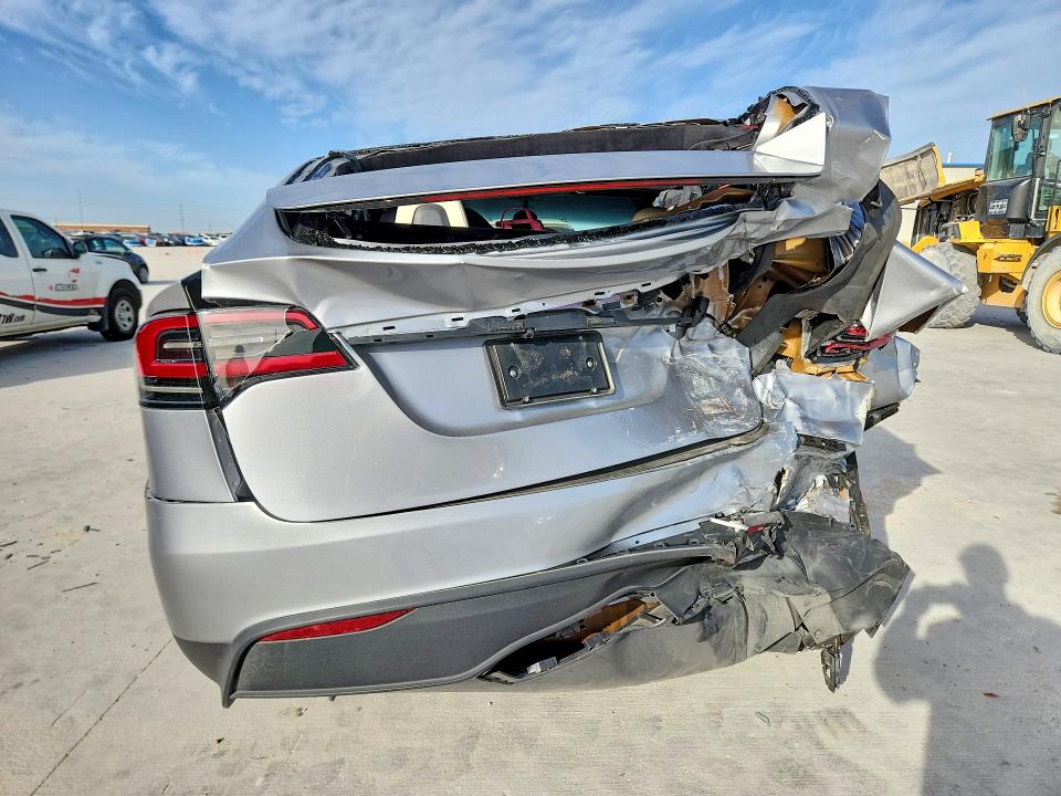 77894535 :رقم المزاد ، 7SAXCBE63TF473883 vin ، 2026 Tesla Model X مزاد بيع