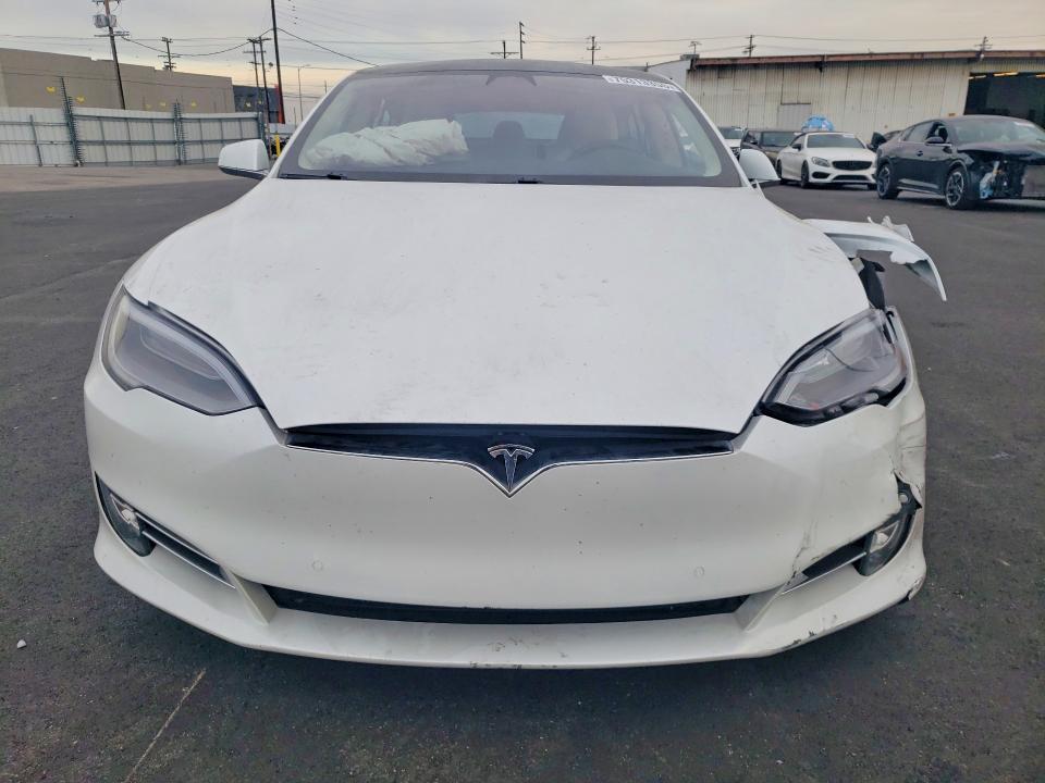 75313355 :رقم المزاد ، 5YJSA1E29JF260292 vin ، 2018 Tesla Model S مزاد بيع