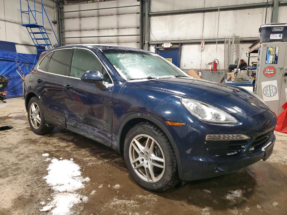 76119945 :رقم المزاد ، WP1AA2A2XBLA06529 vin ، 2011 Porsche Cayenne مزاد بيع