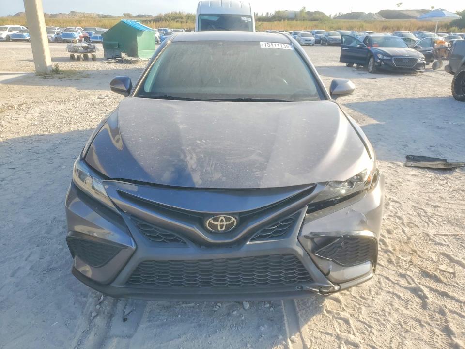 2021 Toyota Camry მანქანა იყიდება აუქციონზე, vin: 4T1G11AKXMU614307, აუქციონის ნომერი: 78411135