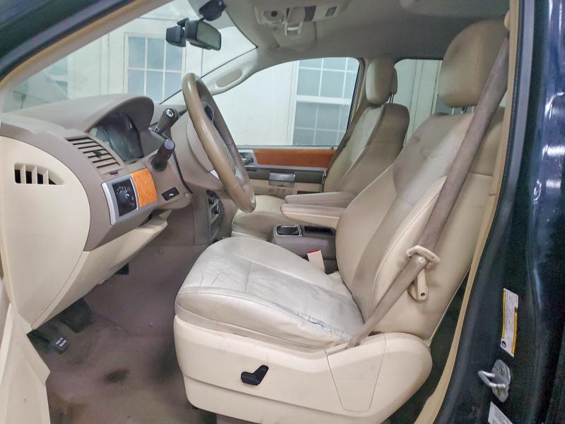 78452035 :رقم المزاد ، 2A4RR7DX0AR381055 vin ، 2010 Chrysler Town & Country مزاد بيع