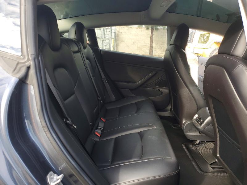 Продажа на аукционе авто 2018 Tesla Model 3, vin: 5YJ3E1EAXJF025660, номер лота: 76992475