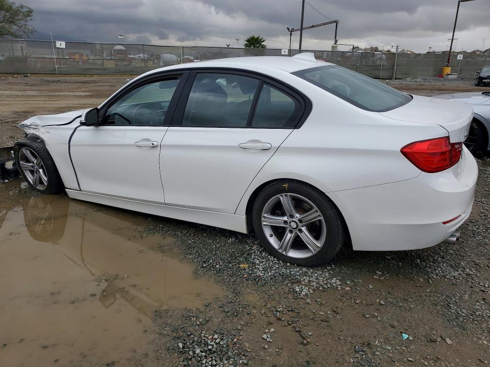 2014 Bmw 328 მანქანა იყიდება აუქციონზე, vin: WBA3B5C58EF959286, აუქციონის ნომერი: 77955365