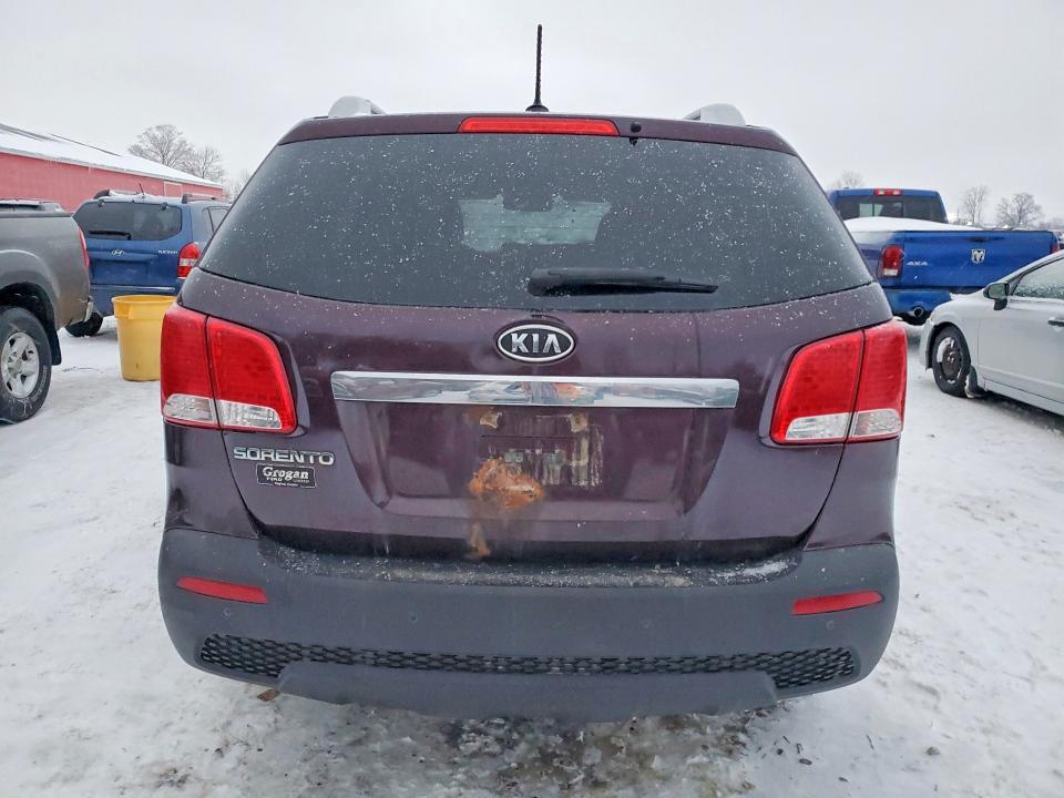 75602305 :رقم المزاد ، 5XYKT3A27BG153120 vin ، 2011 Kia Sorento Ba مزاد بيع