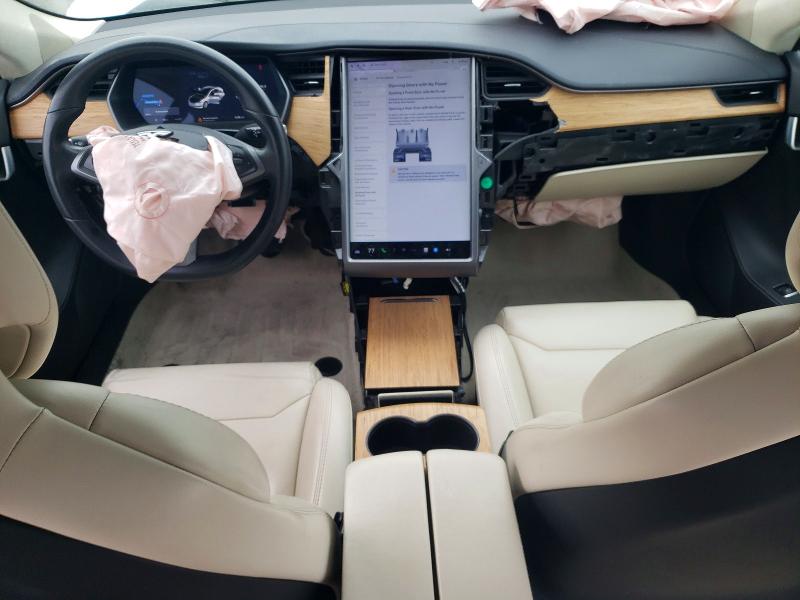 75313355 :رقم المزاد ، 5YJSA1E29JF260292 vin ، 2018 Tesla Model S مزاد بيع