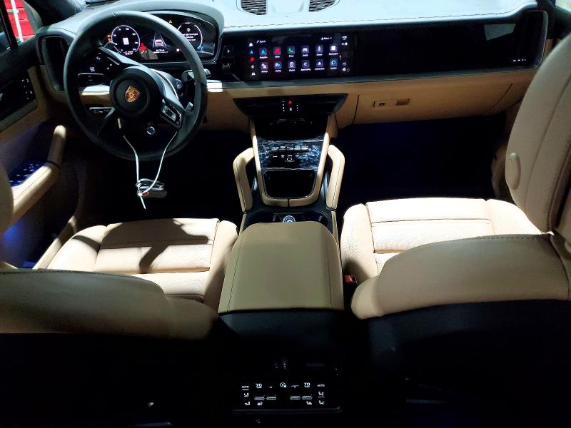 77518595 :رقم المزاد ، WP1AA2AYXSDA05038 vin ، 2025 Porsche Cayenne مزاد بيع