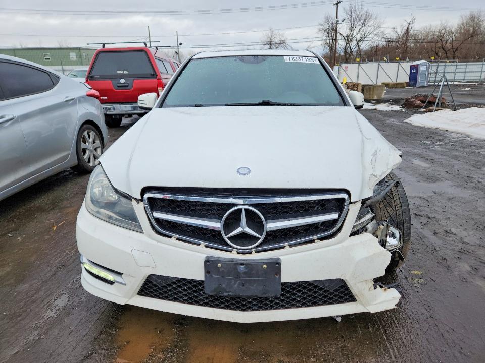 Продажа на аукционе авто 2013 Mercedes-benz C, vin: WDDGF8AB9DR274218, номер лота: 78237195