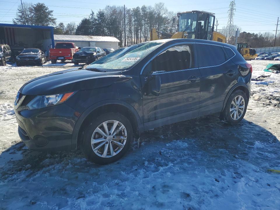 75454135 :رقم المزاد ، JN1BJ1CP8JW101793 vin ، 2018 Nissan Rogue Sport مزاد بيع