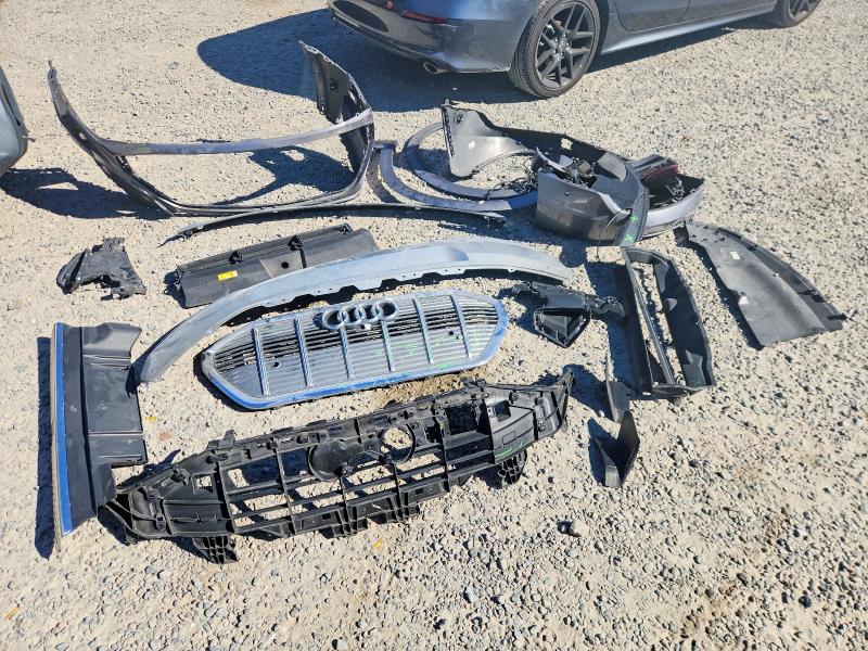 78496495 :رقم المزاد ، WA1LAAGE4KB010243 vin ، 2019 Audi E-tron مزاد بيع