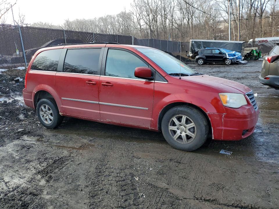77327185 :رقم المزاد ، 2A4RR5D15AR239977 vin ، 2010 Chrysler Town & Country مزاد بيع