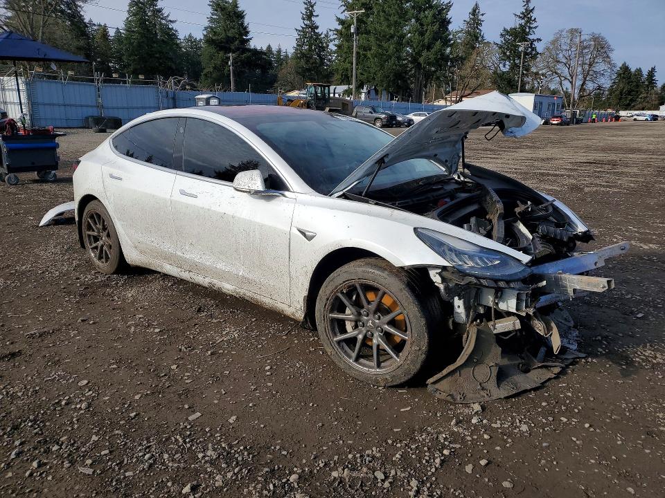 Продажа на аукционе авто 2018 Tesla Model 3, vin: 5YJ3E1EA5JF019765, номер лота: 76598555