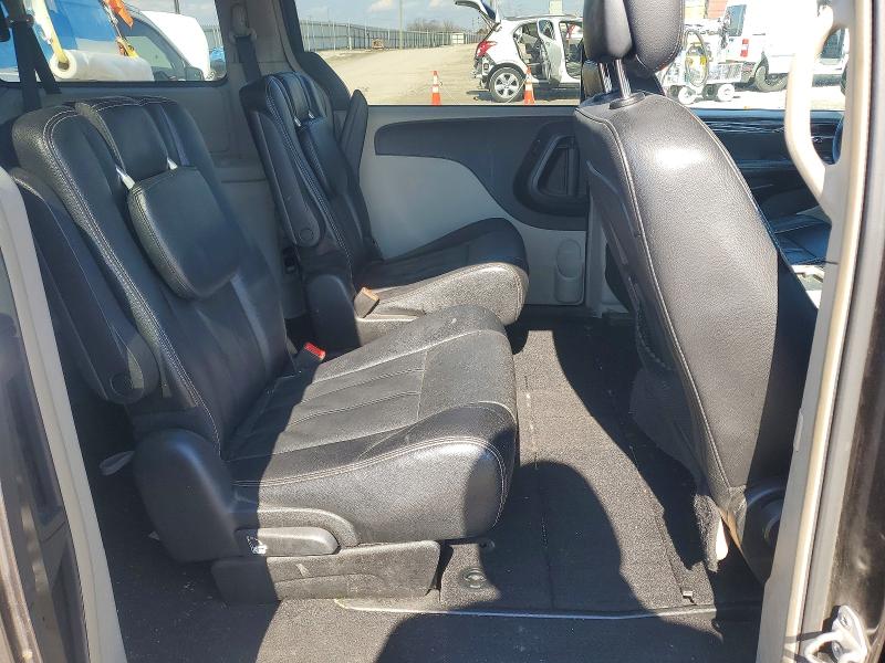 79400865 :رقم المزاد ، 2C4RC1BG4FR577482 vin ، 2015 Chrysler Town & Country مزاد بيع