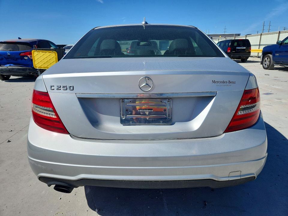 2012 Mercedes-benz C მანქანა იყიდება აუქციონზე, vin: WDDGF4HB9CA619727, აუქციონის ნომერი: 78266645