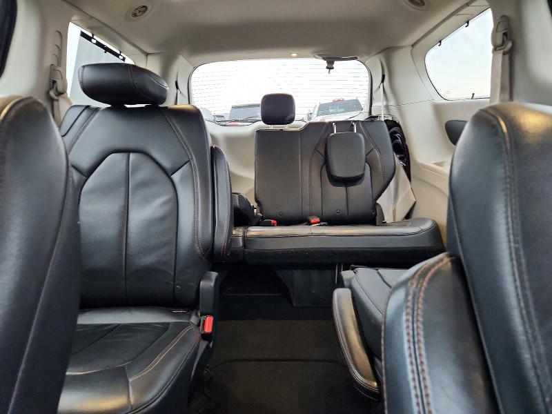 76556715 :رقم المزاد ، 2C4RC1BG6HR668580 vin ، 2017 Chrysler Pacifica مزاد بيع