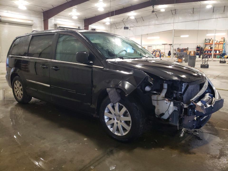 77899985 :رقم المزاد ، 2C4RC1BG1FR636746 vin ، 2015 Chrysler Town & Country مزاد بيع