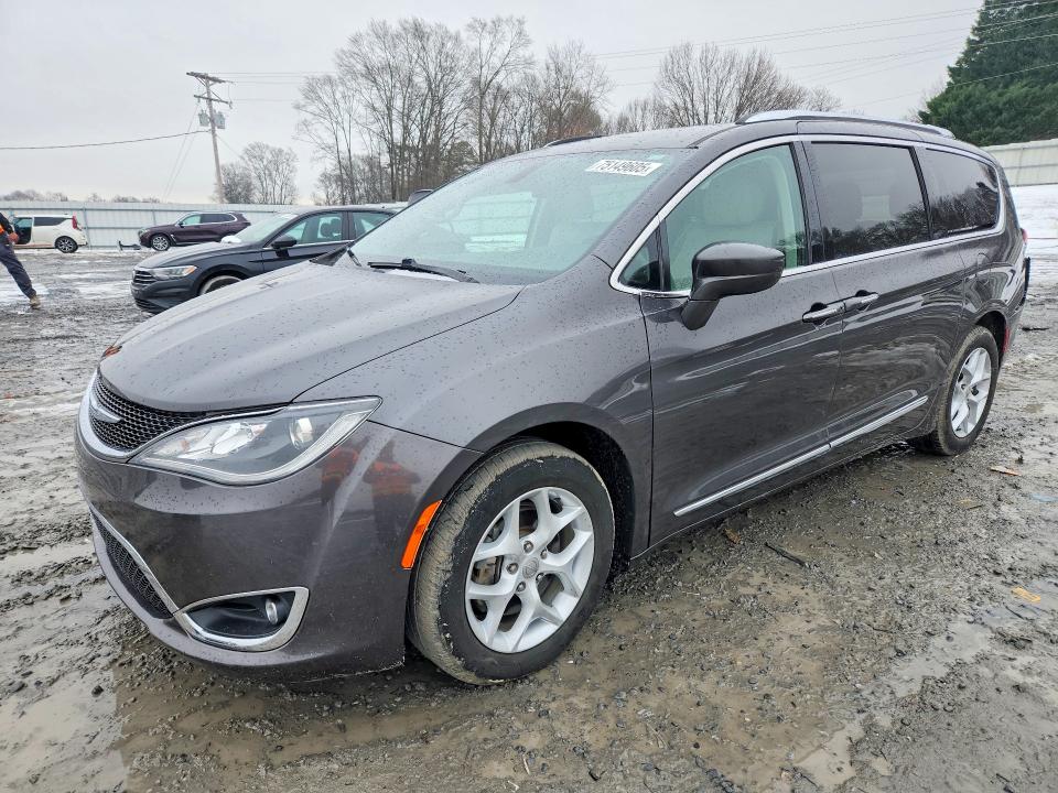 Продажа на аукционе авто 2018 Chrysler Pacifica, vin: 2C4RC1BG1JR114370, номер лота: 75149605