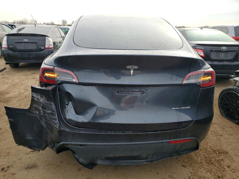 76864195 :رقم المزاد ، 7SAYGAEE4SF294289 vin ، 2025 Tesla Model Y مزاد بيع