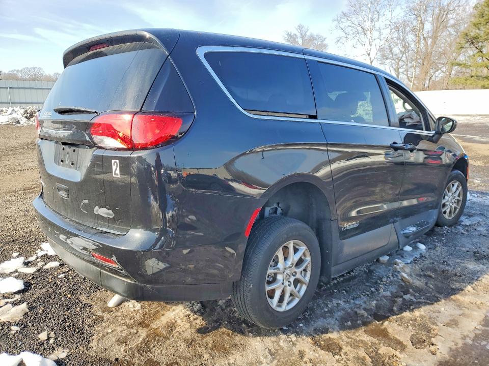 75178095 :رقم المزاد ، 2C4RC1CG2PR548577 vin ، 2023 Chrysler Voyager مزاد بيع