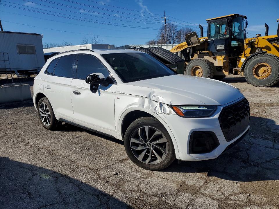 77579295 :رقم المزاد ، WA1GAAFY7R2111798 vin ، 2024 Audi Q5 مزاد بيع