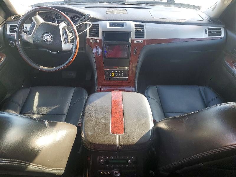 2008 Cadillac Escalade მანქანა იყიდება აუქციონზე, vin: 1GYFK63868R258890, აუქციონის ნომერი: 77870965