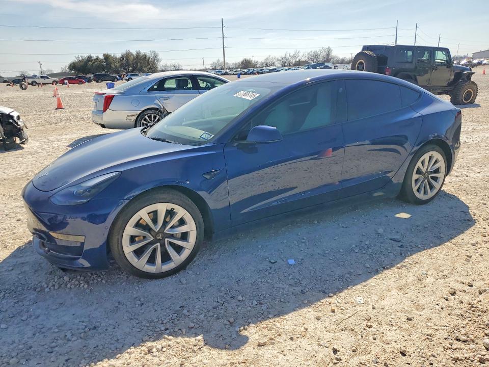 2022 Tesla Model 3 მანქანა იყიდება აუქციონზე, vin: 5YJ3E1EA1NF355077, აუქციონის ნომერი: 77606145