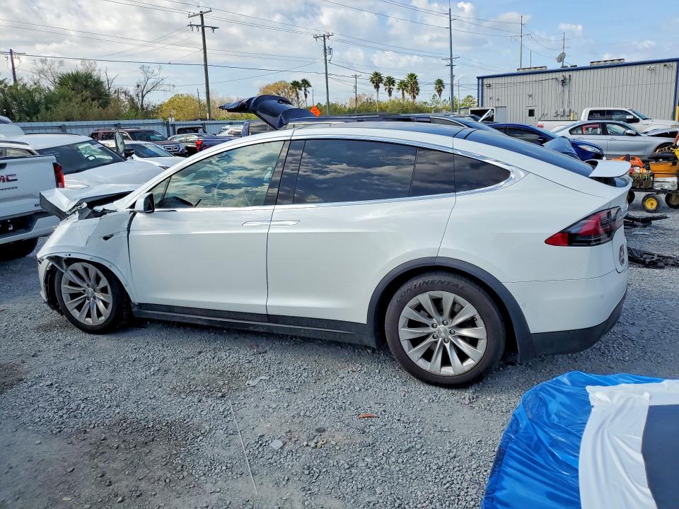 Продажа на аукционе авто 2016 Tesla Model X, vin: 5YJXCDE26GF026637, номер лота: 78079875