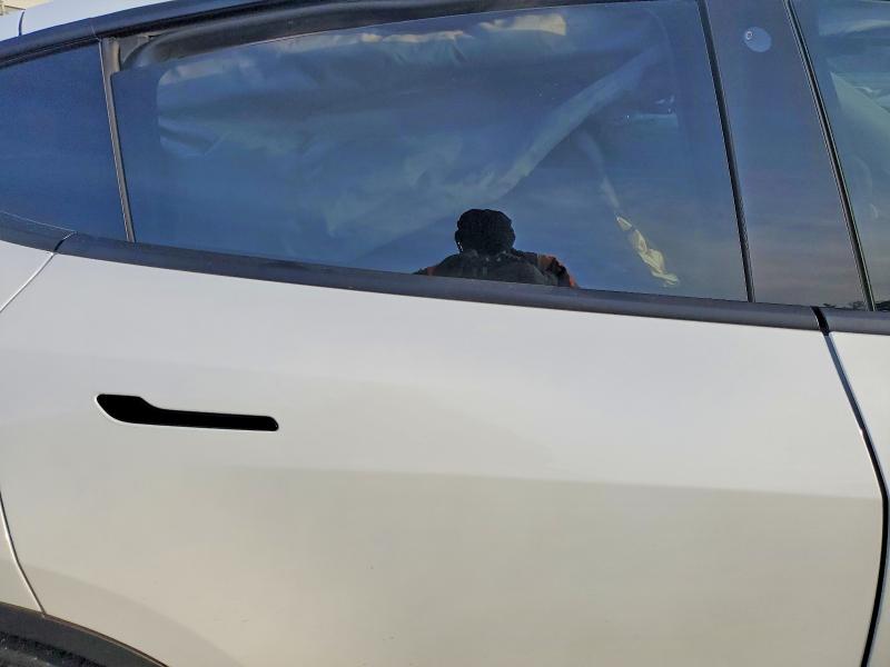2023 Tesla Model Y მანქანა იყიდება აუქციონზე, vin: 7SAYGDEF6PF758653, აუქციონის ნომერი: 75940825