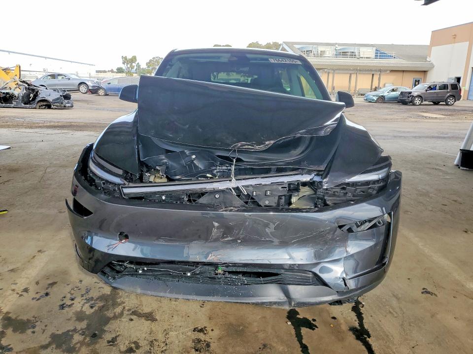 Продажа на аукционе авто 2026 Tesla Model Y, vin: 7SAYGDED4TF565409, номер лота: 76642165