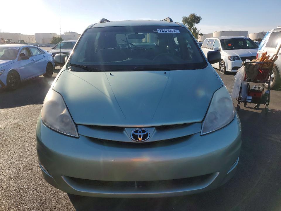 75424625 :رقم المزاد ، 5TDZK23C38S111363 vin ، 2008 Toyota Sienna Ce مزاد بيع