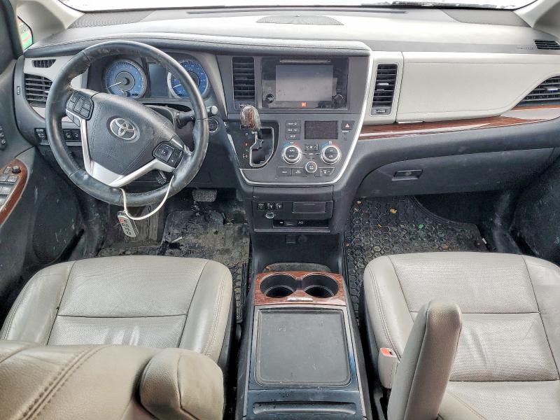 Продажа на аукционе авто 2017 Toyota Sienna, vin: 5TDDZ3DC3HS176532, номер лота: 76474445