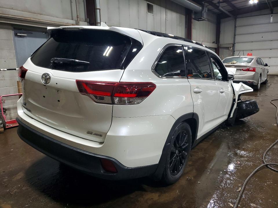 Продаж на аукціоні авто 2019 Toyota Highlander, vin: 5TDJZRFHXKS603663, номер лоту: 77214205