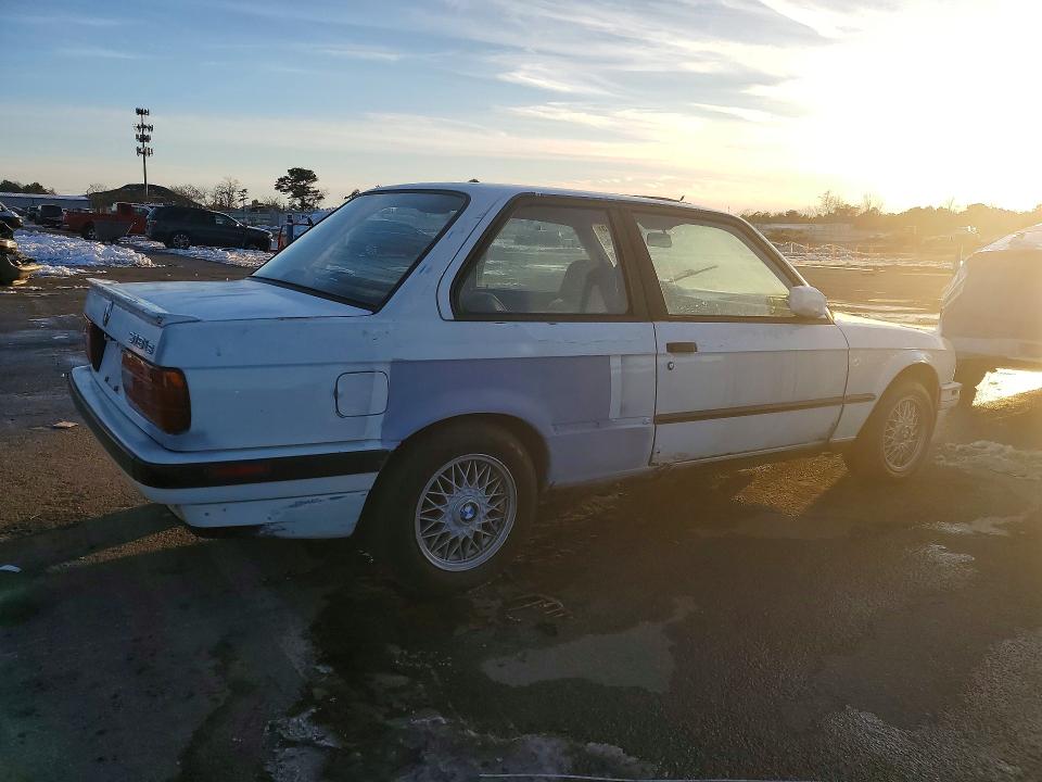 1991 Bmw 318 Is მანქანა იყიდება აუქციონზე, vin: WBAAF9310MEE70520, აუქციონის ნომერი: 75706415