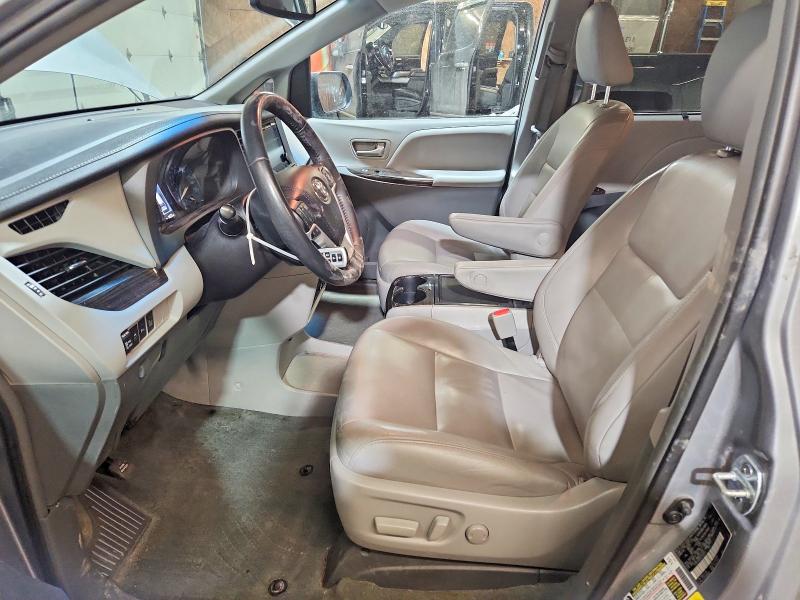 77319025 :رقم المزاد ، 5TDDZ3DC0HS159610 vin ، 2017 Toyota Sienna مزاد بيع