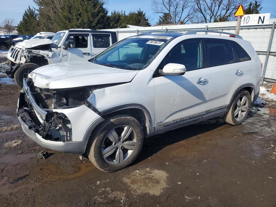 76078675 :رقم المزاد ، 5XYKUDA28DG358824 vin ، 2013 Kia Sorento مزاد بيع