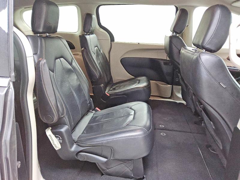 75280335 :رقم المزاد ، 2C4RC1BG9JR144684 vin ، 2018 Chrysler Pacifica مزاد بيع