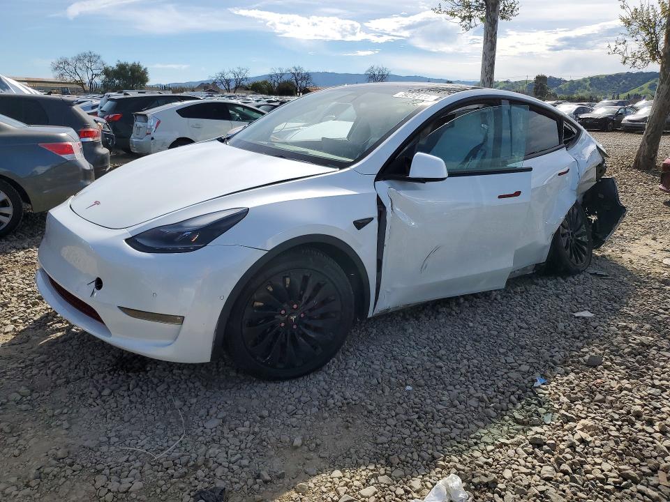 79272145 :رقم المزاد ، 7SAYGDEF7NF440666 vin ، 2022 Tesla Model Y مزاد بيع