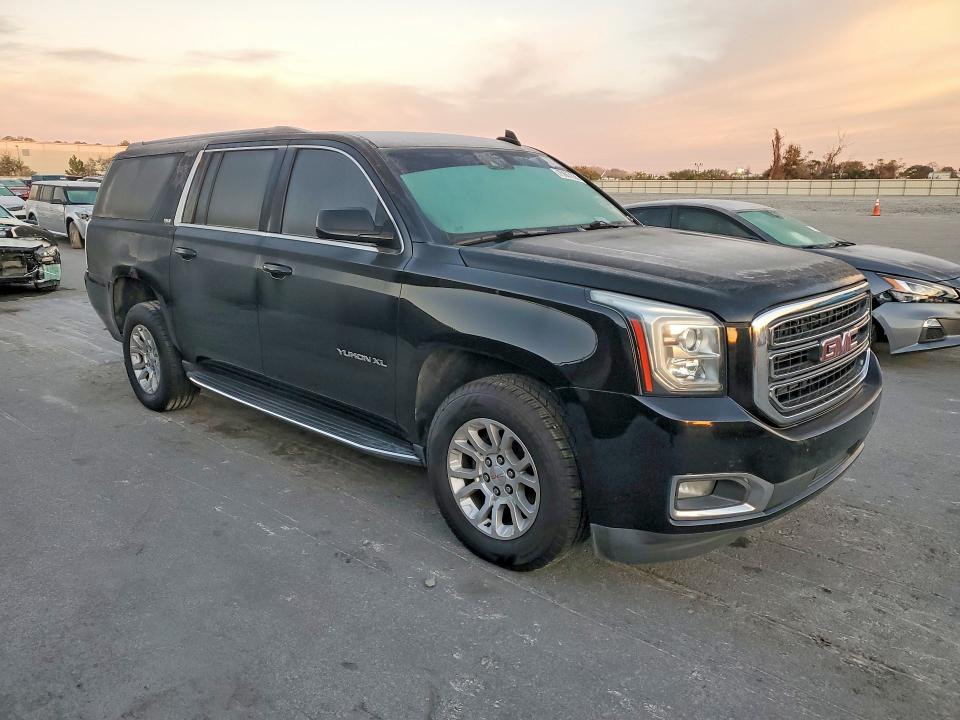 75667235 :رقم المزاد ، 1GKS1GKC3JR384587 vin ، 2018 Gmc Yukon Xl C مزاد بيع