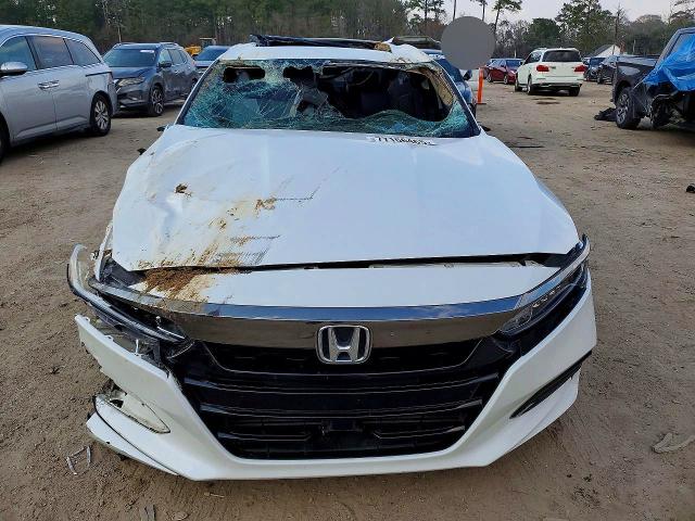 77166465 :رقم المزاد ، 1HGCV2F38KA033953 vin ، 2019 Honda Accord مزاد بيع