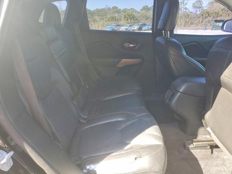 77323055 :رقم المزاد ، 1C4PJLDB3JD563126 vin ، 2018 Jeep Cherokee مزاد بيع