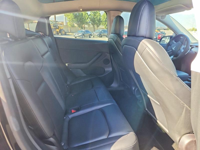 76571215 :رقم المزاد ، 7SAYGDEE8NF317661 vin ، 2022 Tesla Model Y مزاد بيع