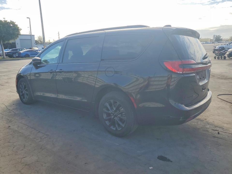 2021 Chrysler Pacifica მანქანა იყიდება აუქციონზე, vin: 2C4RC1BG2MR565697, აუქციონის ნომერი: 75229315