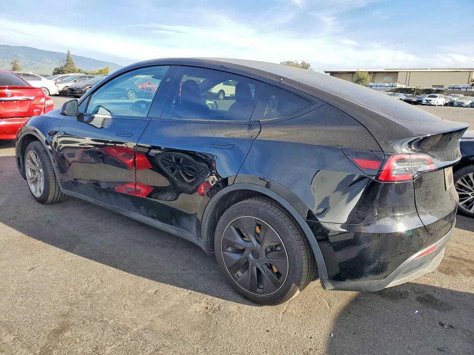 76264965 :رقم المزاد ، 7SAYGDEE9PF972270 vin ، 2023 Tesla Model Y مزاد بيع