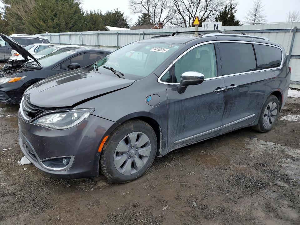 76552215 :رقم المزاد ، 2C4RC1N78JR258297 vin ، 2018 Chrysler Pacifica مزاد بيع