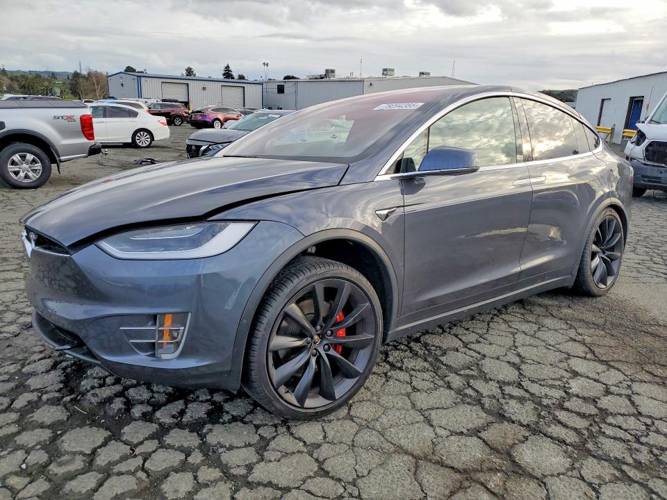2019 Tesla Model X მანქანა იყიდება აუქციონზე, vin: 5YJXCDE46KF180386, აუქციონის ნომერი: 78094385