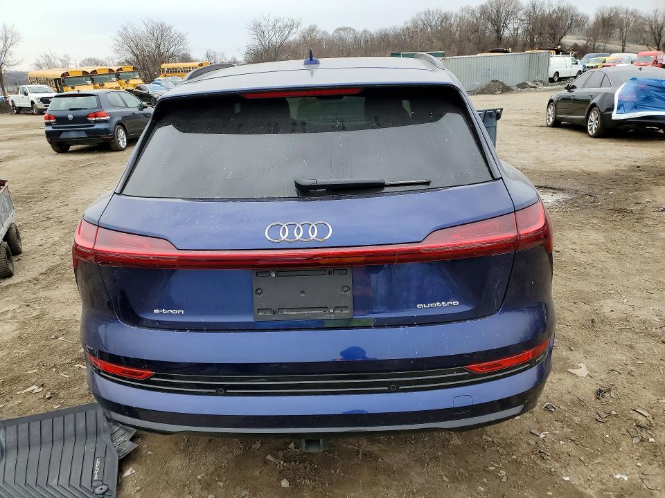 79067315 :رقم المزاد ، WA1AAAGE9NB031598 vin ، 2022 Audi E-tron مزاد بيع